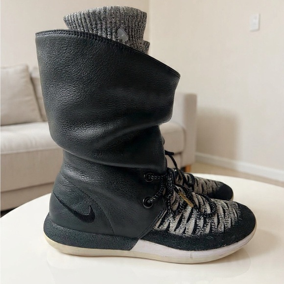 Nike Roshe Two Hi Flyknit SneakerBoots - Picture 3 of 6